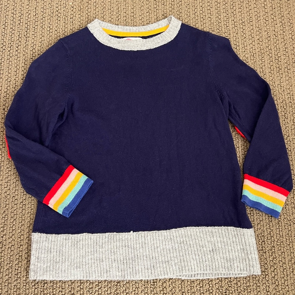 Absolutely adorable Mini Boden sweater in preowned condition. Size 6-7Y.